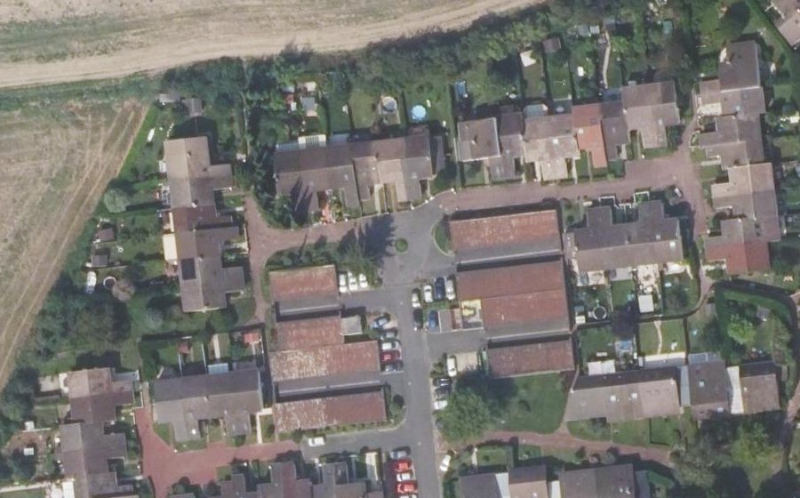 Vue aérienne du Rond-point anonyme n°1108563745