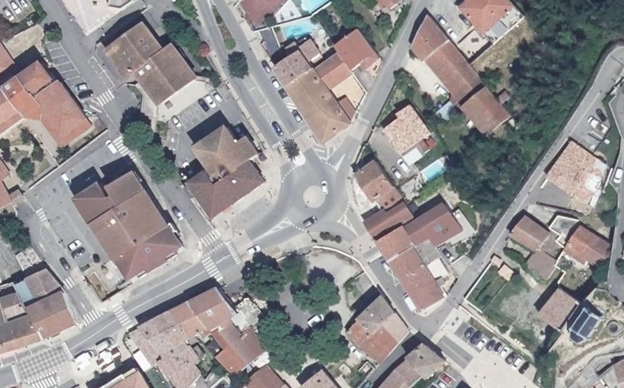 Vue aérienne du Rond-point anonyme n°1108605218