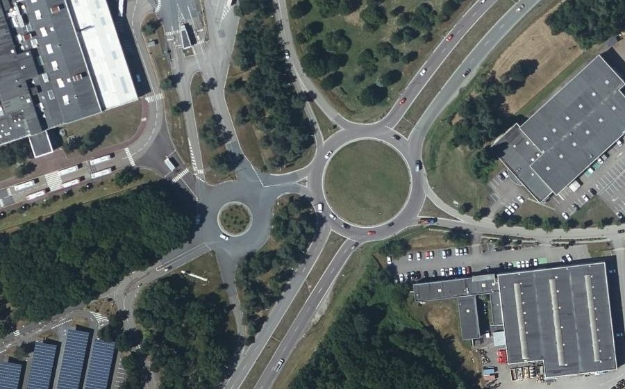 Vue aérienne du Rond-point anonyme n°111003759