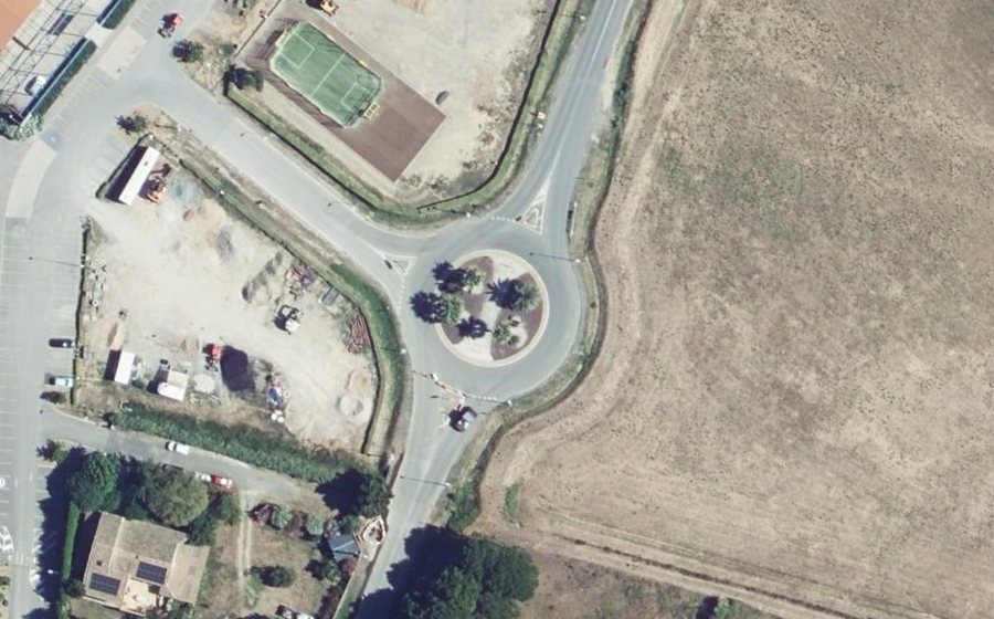 Vue aérienne du Rond-point anonyme n°111010233