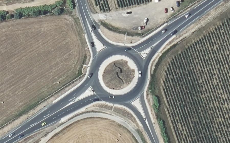 Vue aérienne du Rond-point anonyme n°1110519746