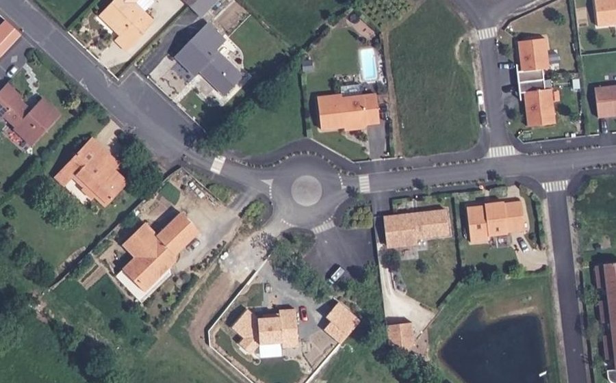 Vue aérienne du Rond-point anonyme n°1110701171