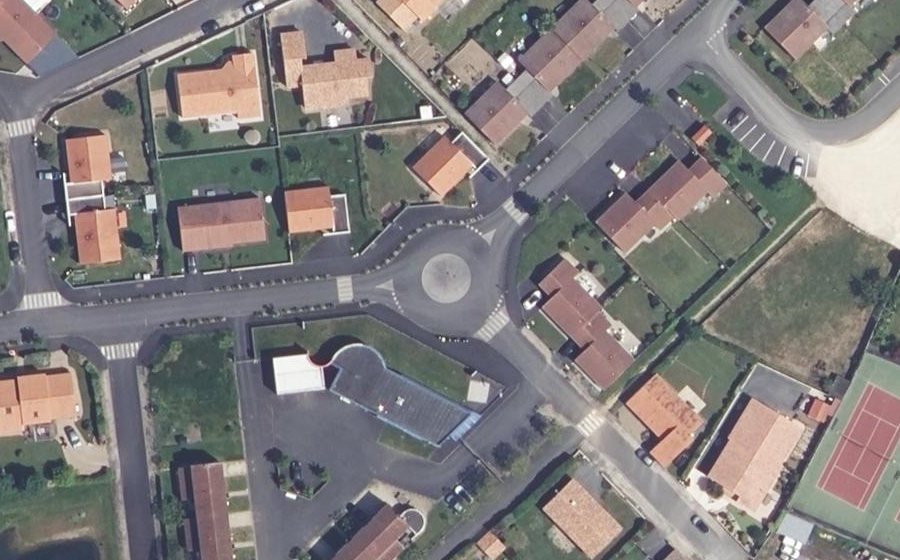 Vue aérienne du Rond-point anonyme n°1110701175