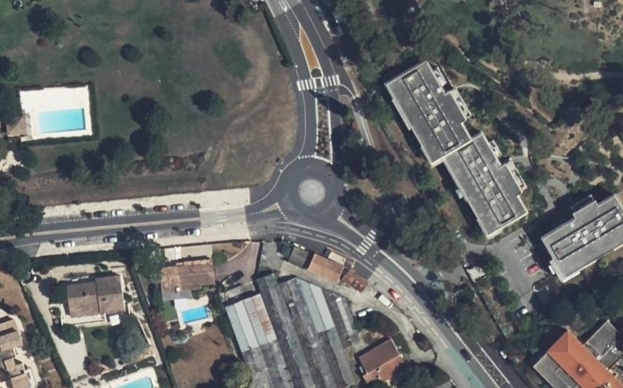Vue aérienne du Rond-point anonyme n°1110831026