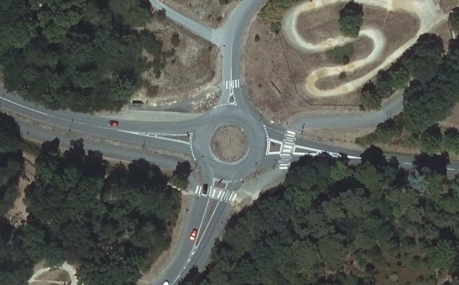 Vue aérienne du Rond-point anonyme n°111102256