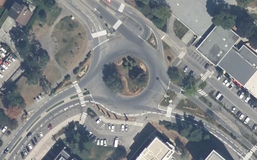 Vue aérienne du Rond-point anonyme n°11113643