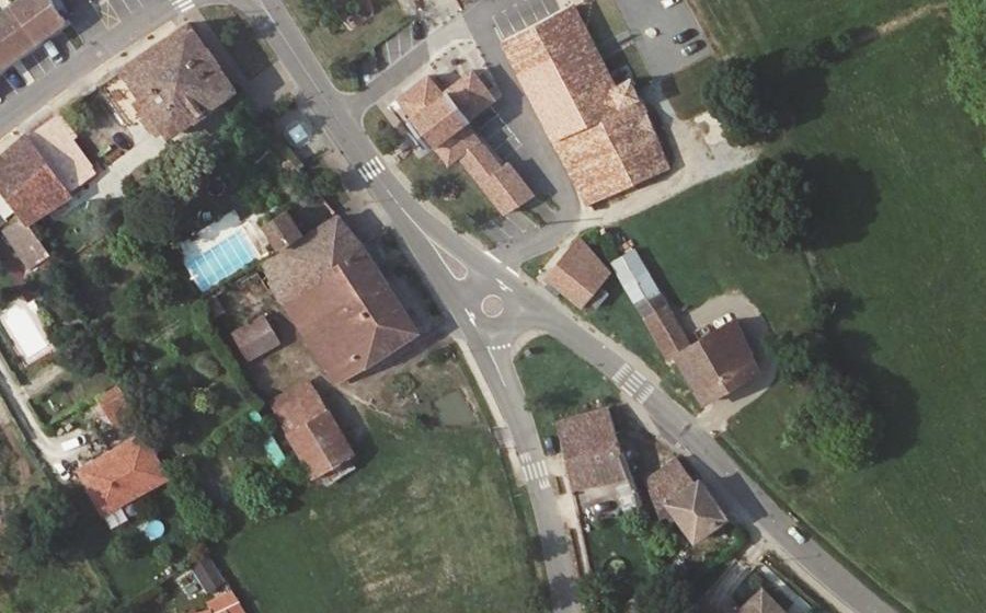 Vue aérienne du Rond-point anonyme n°1111613991