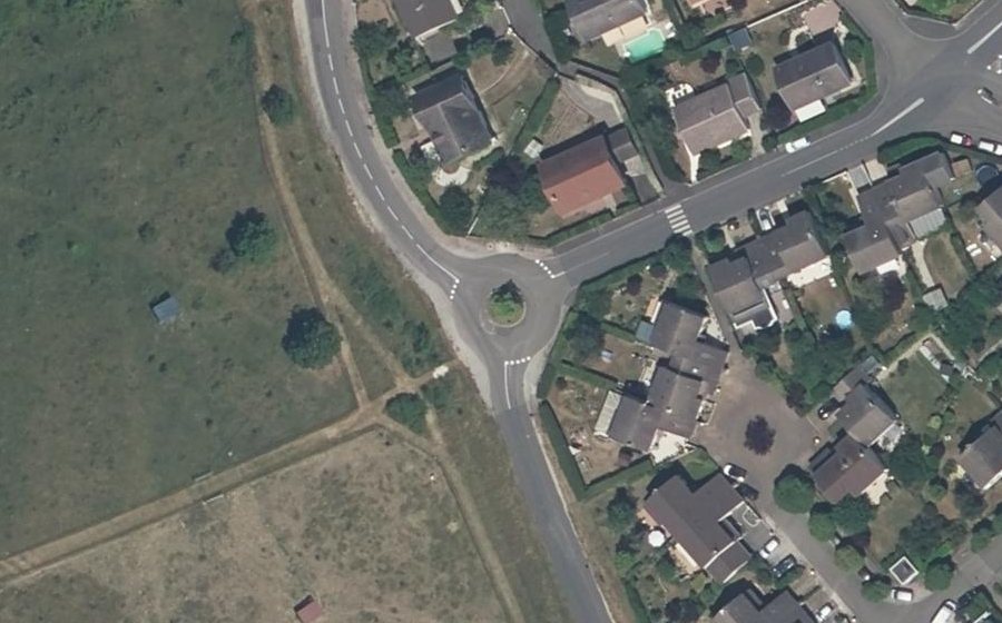 Vue aérienne du Rond-point anonyme n°1111739120