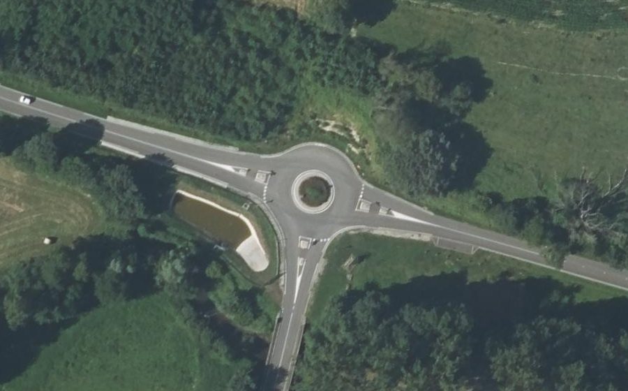 Vue aérienne du Rond-point anonyme n°1112012416