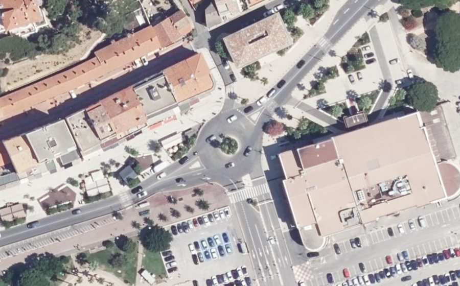 Vue aérienne du Rond-point anonyme n°111227273