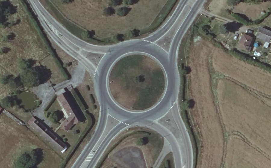 Vue aérienne du Rond-point anonyme n°111246684