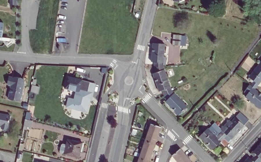 Vue aérienne du Rond-point anonyme n°1112531201