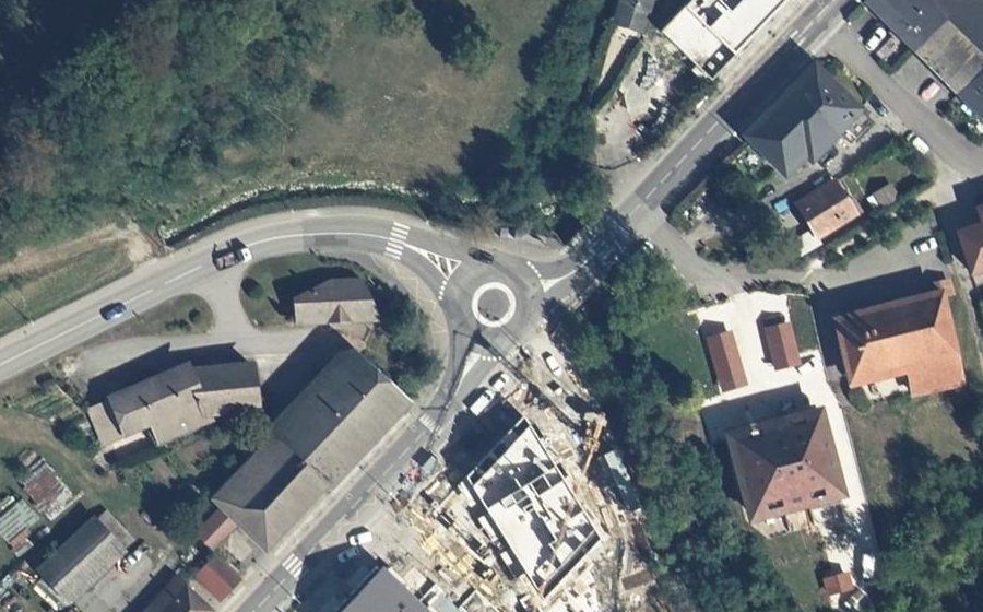 Vue aérienne du Rond-point anonyme n°1112659009