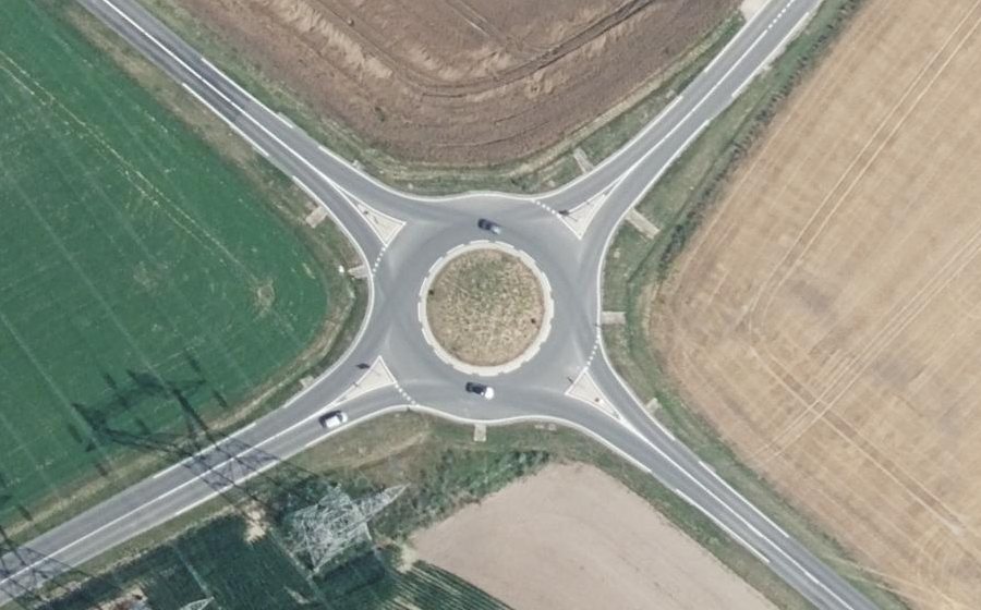 Vue aérienne du Rond-point anonyme n°1113364707