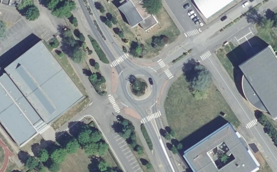 Vue aérienne du Rond-point anonyme n°1113584814