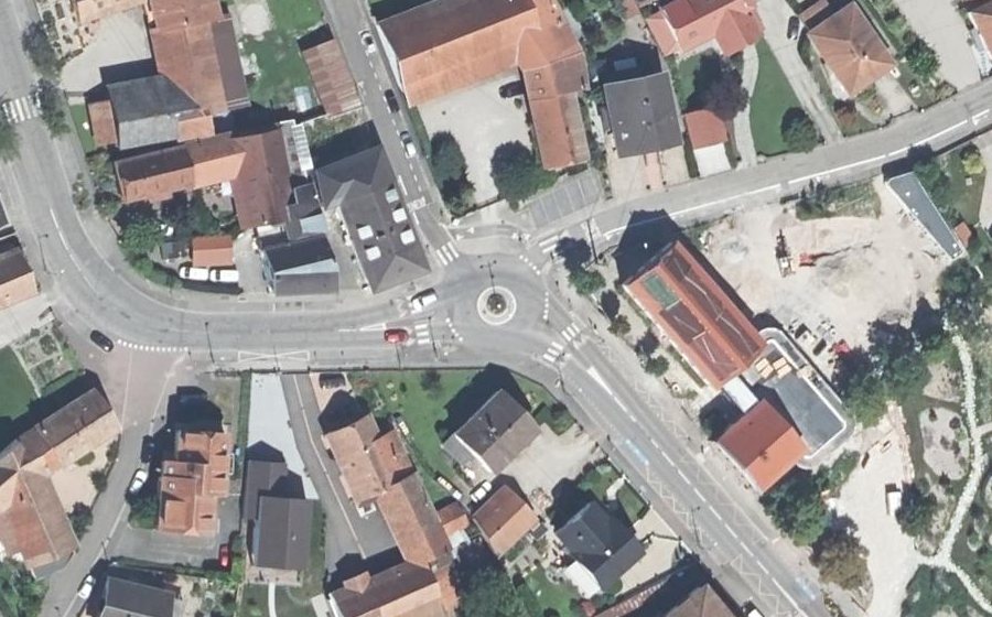 Vue aérienne du Rond-point anonyme n°111362984