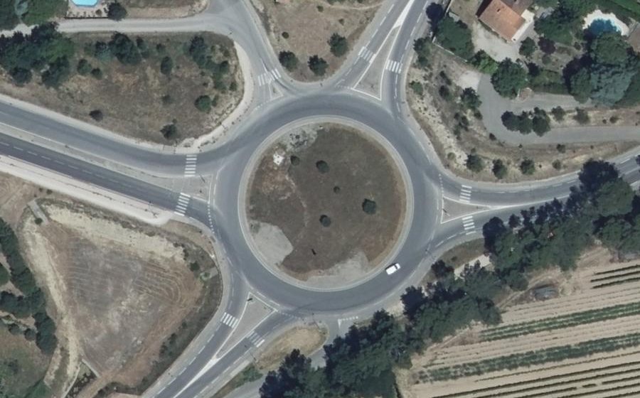 Vue aérienne du Rond-point anonyme n°111451837