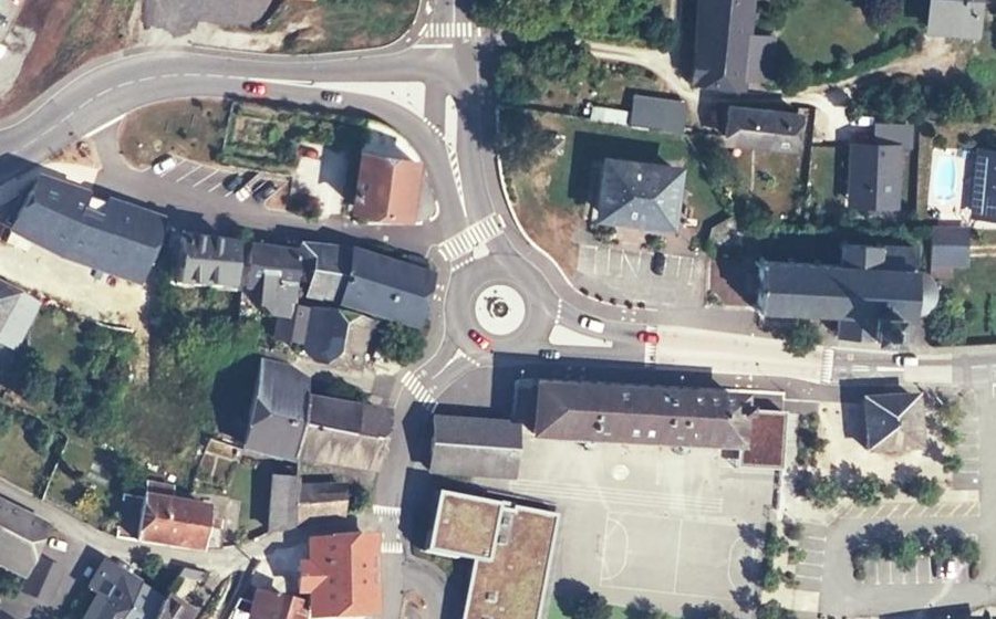 Vue aérienne du Rond-point anonyme n°1115578496