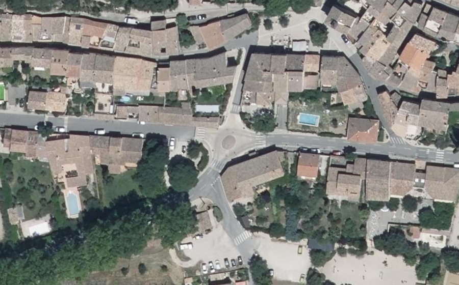 Vue aérienne du Rond-point anonyme n°1116181848