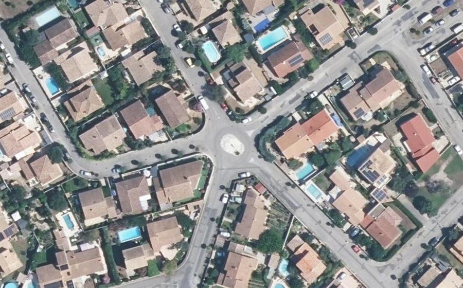 Vue aérienne du Rond-point anonyme n°111627801