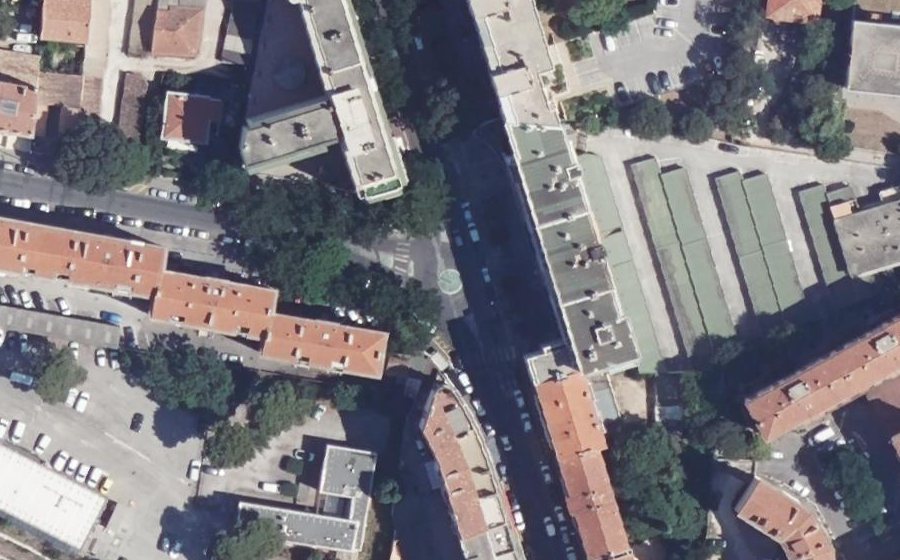 Vue aérienne du Rond-point anonyme n°1116991211