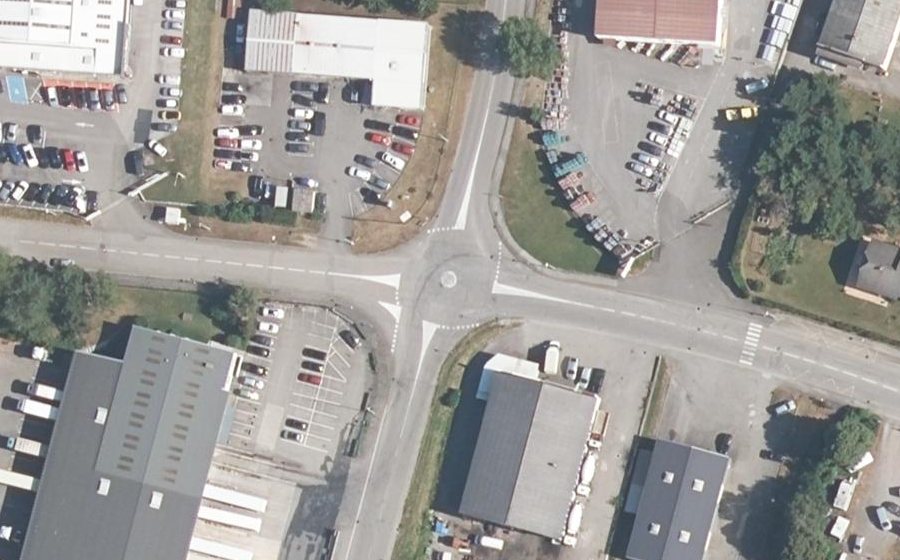 Vue aérienne du Rond-point anonyme n°1117455536