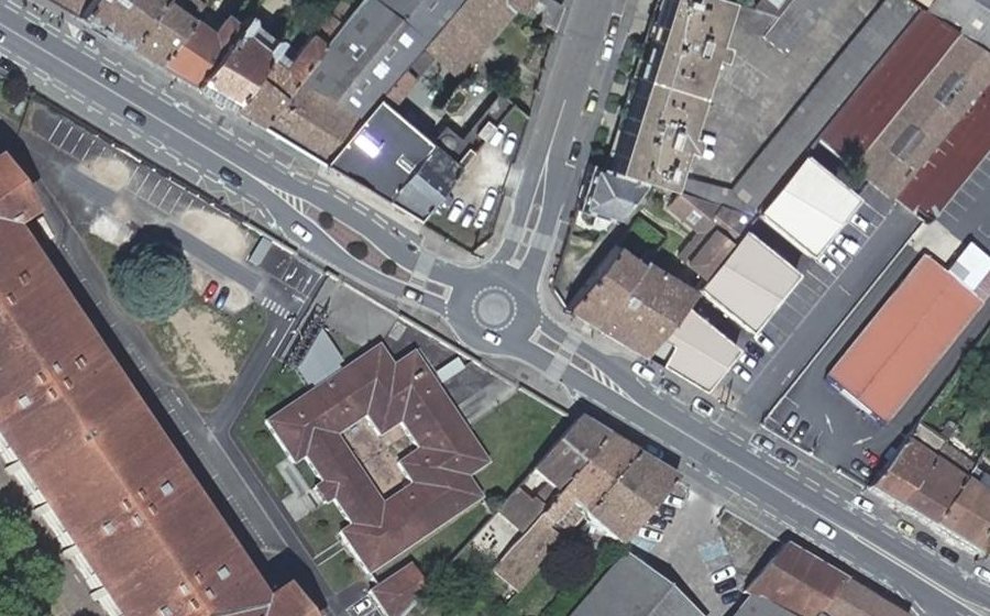 Vue aérienne du Rond-point anonyme n°1117555812