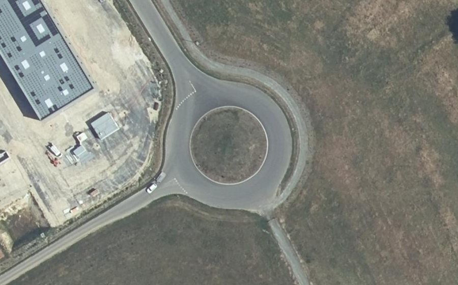 Vue aérienne du Rond-point anonyme n°1118026180