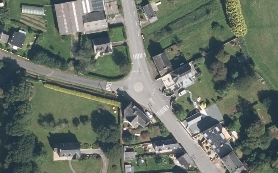 Vue aérienne du Rond-point anonyme n°111812079