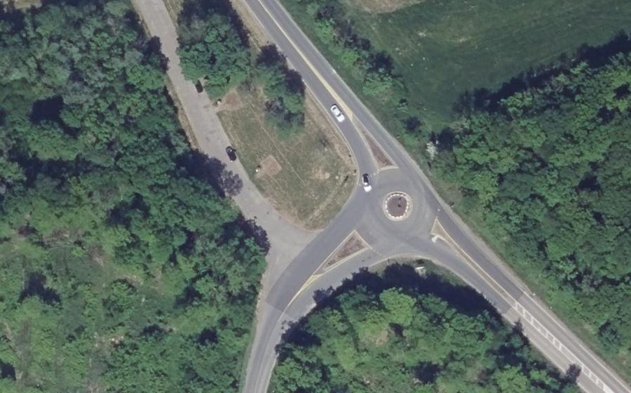 Vue aérienne du Rond-point anonyme n°1118298394