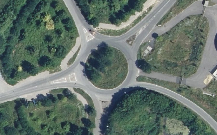 Vue aérienne du Rond-point anonyme n°1118444033