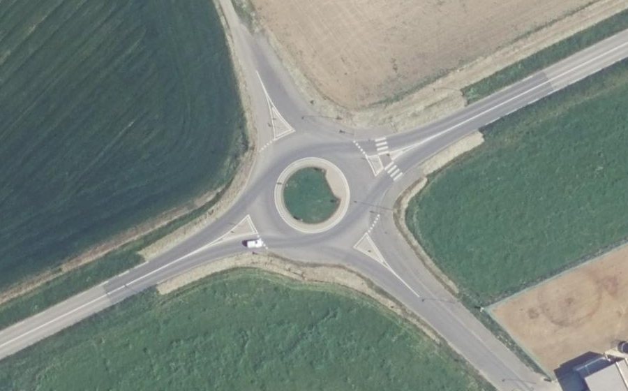 Vue aérienne du Rond-point anonyme n°1118451056