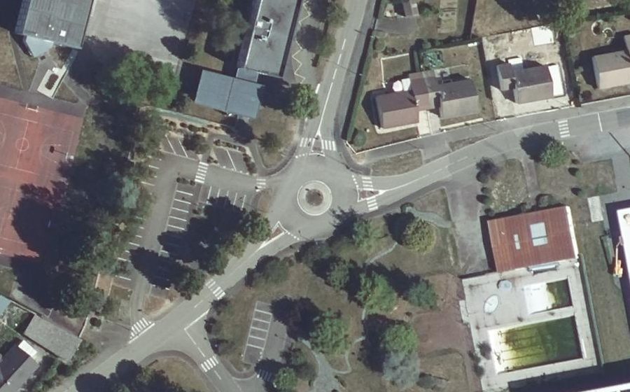 Vue aérienne du Rond-point anonyme n°1118573533