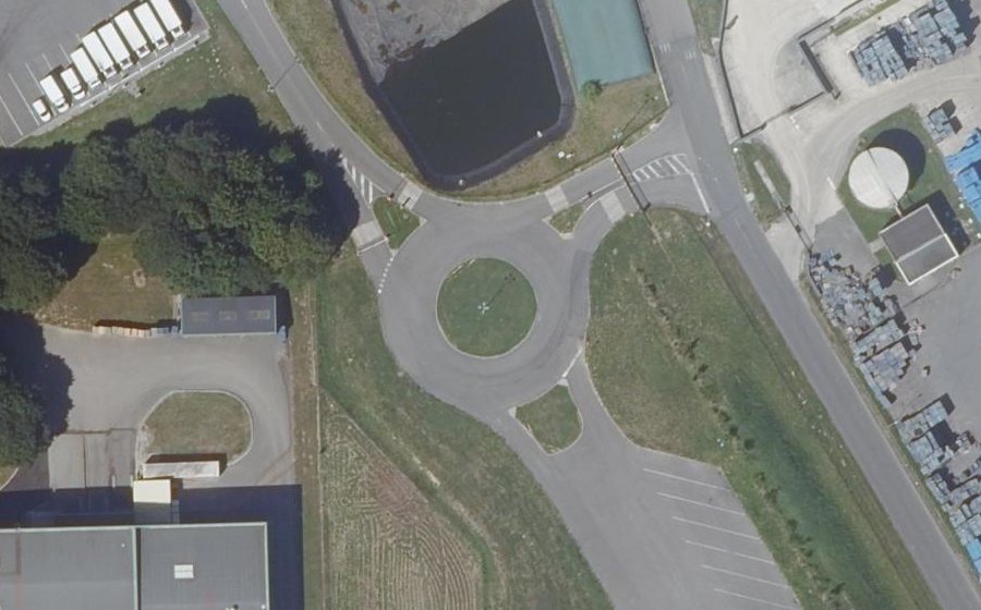 Vue aérienne du Rond-point anonyme n°1118846103