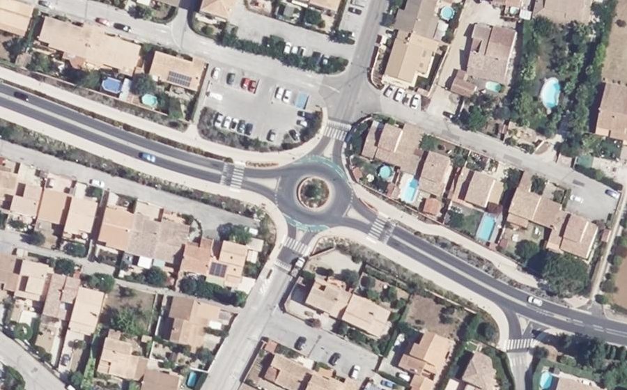 Vue aérienne du Rond-point anonyme n°1119182733