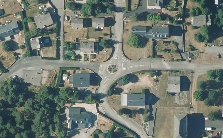 Vue aérienne du Rond-point anonyme n°1119508572