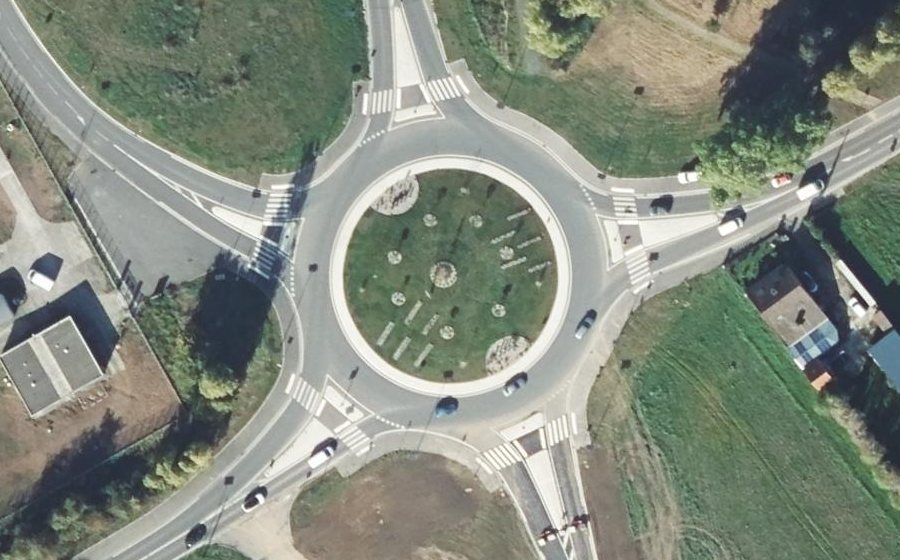 Vue aérienne du Rond-point anonyme n°1119522326