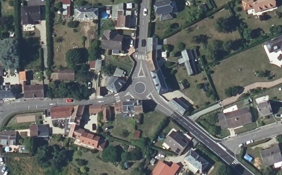 Vue aérienne du Rond-point anonyme n°1119928286