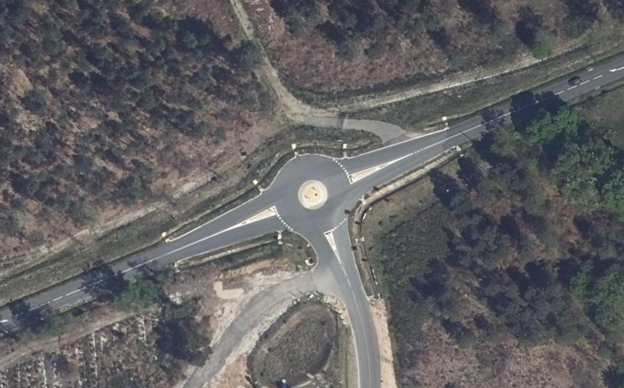 Vue aérienne du Rond-point anonyme n°1120992109