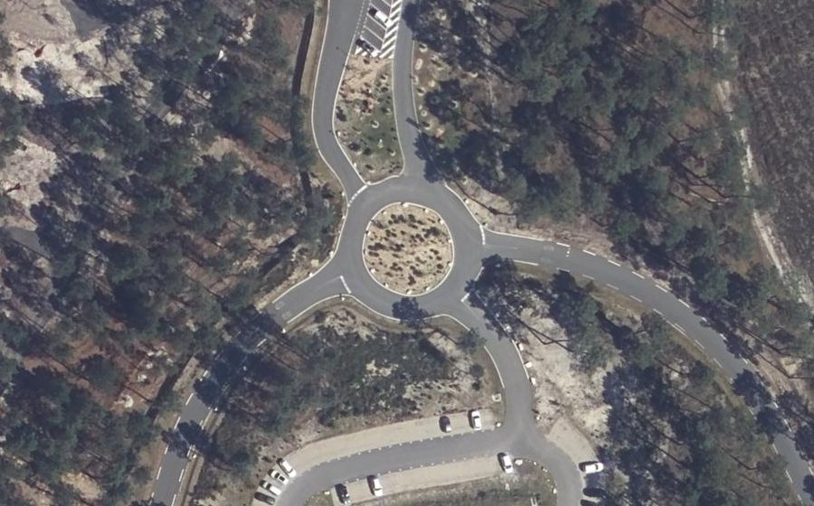 Vue aérienne du Rond-point anonyme n°1120992128
