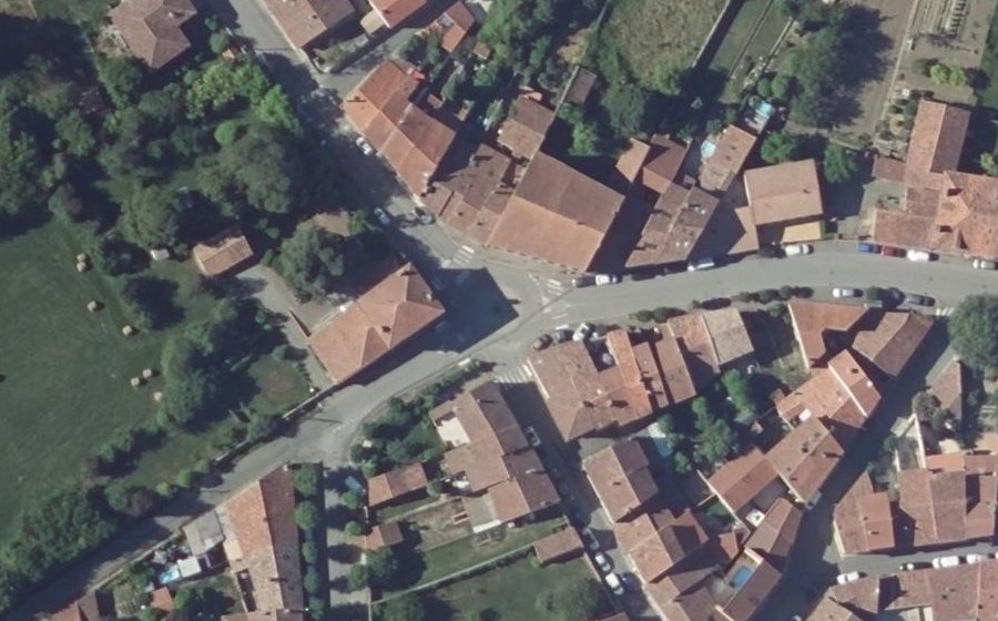 Vue aérienne du Rond-point anonyme n°1121242782
