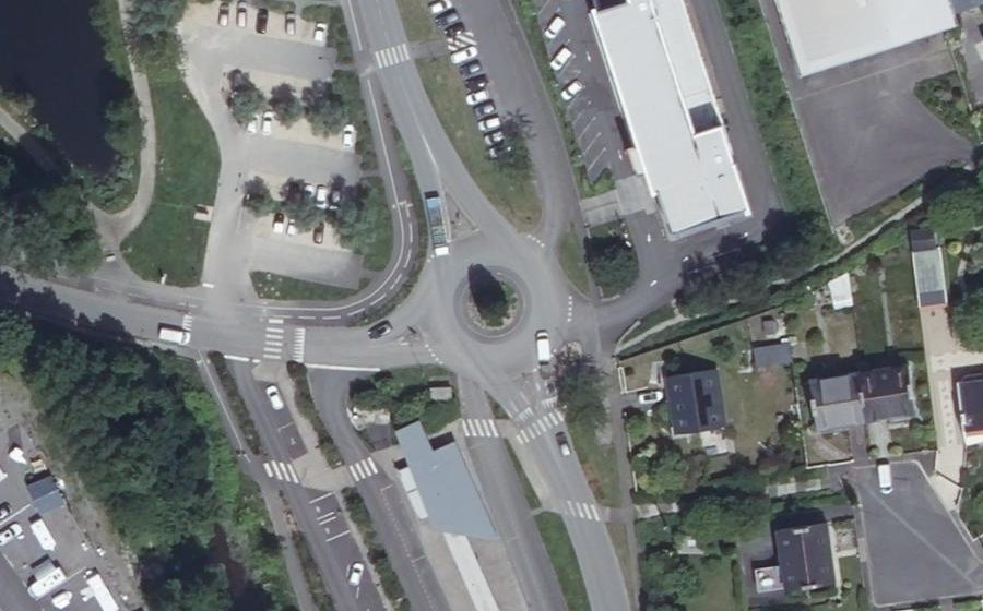 Vue aérienne du Rond-point anonyme n°112178795