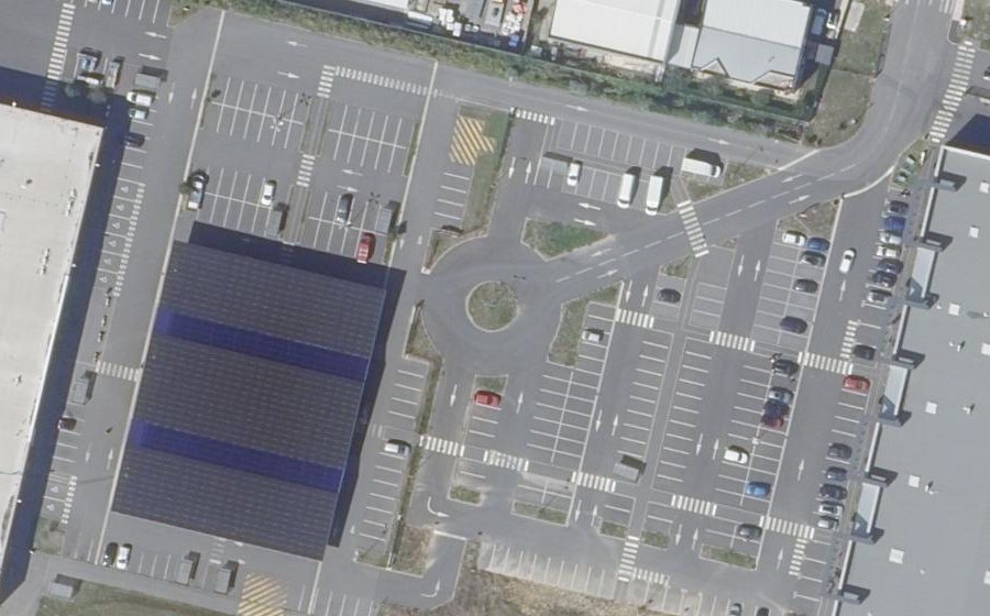 Vue aérienne du Rond-point anonyme n°1122077874