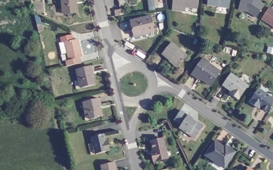 Vue aérienne du Rond-point anonyme n°1122284616