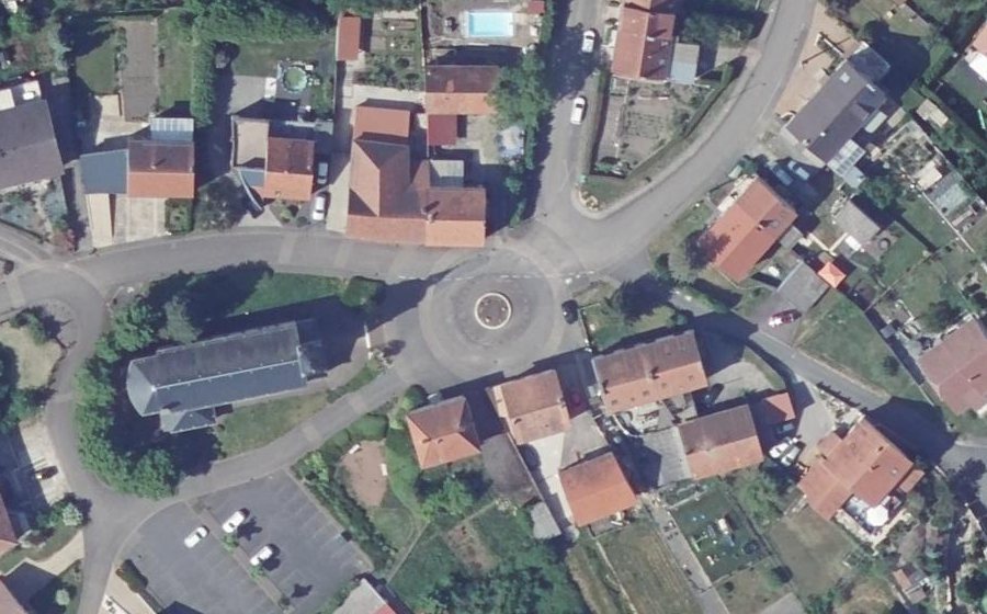 Vue aérienne du Rond-point anonyme n°1122468715