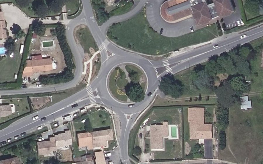 Vue aérienne du Rond-point anonyme n°1122491218