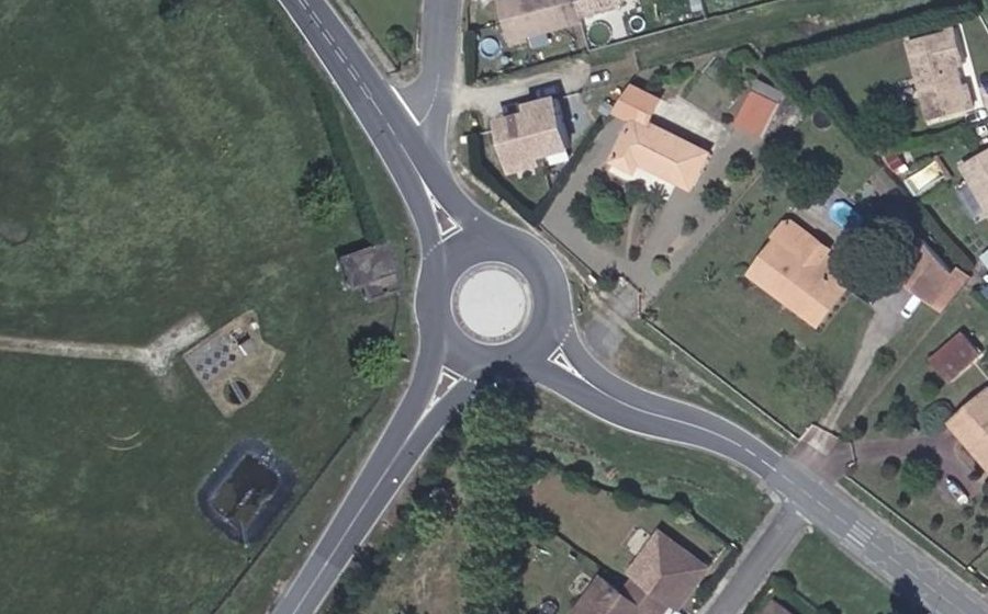 Vue aérienne du Rond-point anonyme n°1122491228