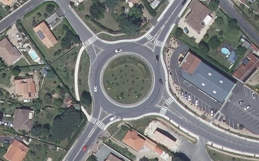 Vue aérienne du Rond-point anonyme n°1122491262