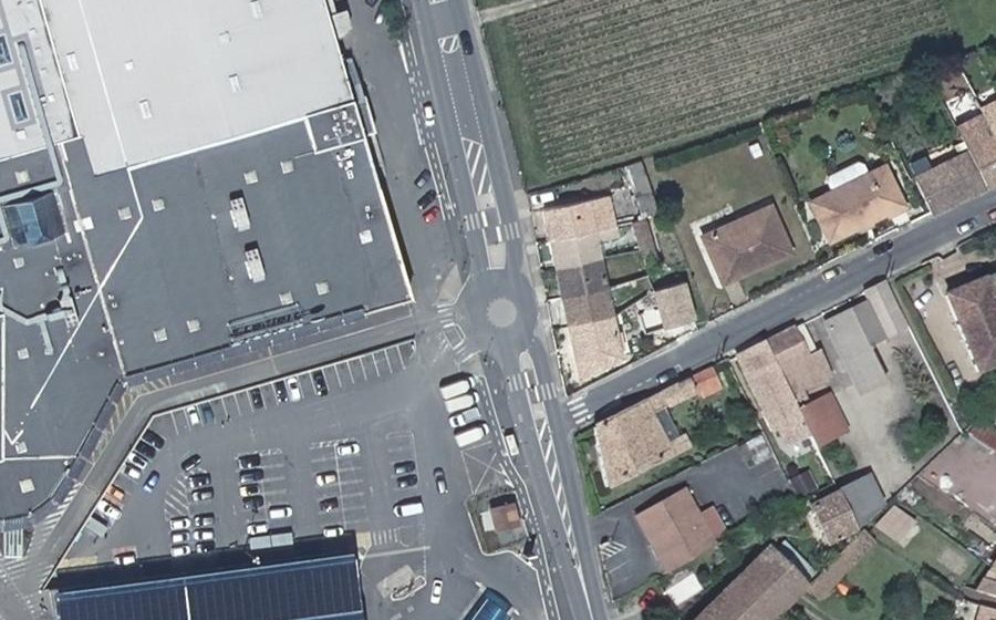 Vue aérienne du Rond-point anonyme n°1122491330