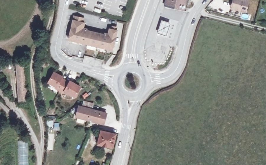 Vue aérienne du Rond-point anonyme n°1123021927